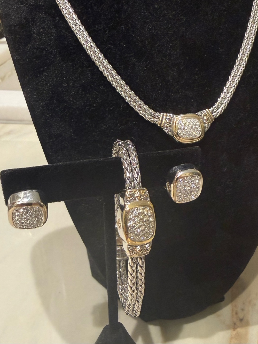 beautiful John Medeiros set